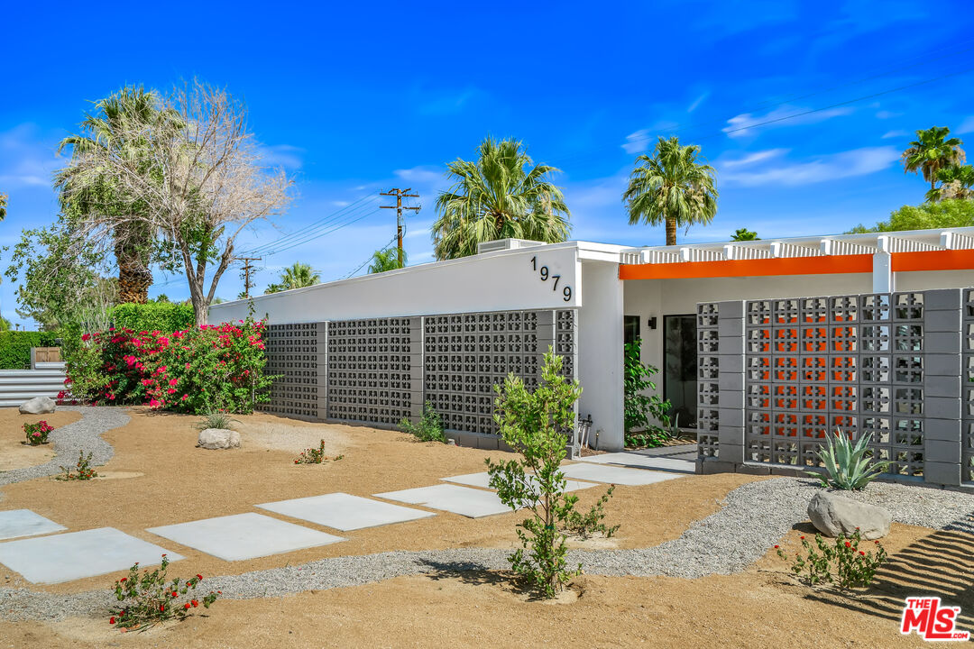 1979 East Alejo Road Palm Springs, CA 92262 - Photo 5 of 56 Gallery Image 5