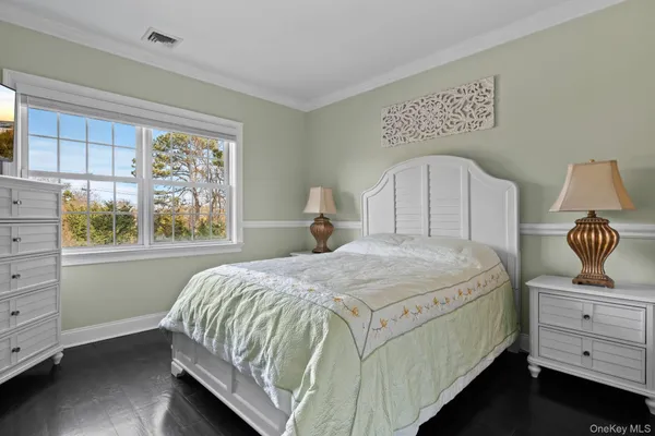 $80,000 | 490 Montauk Highway, Southampton, NY 11968