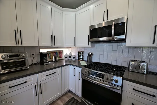 $5,500 | 10161 Bentley Oaks Avenue, Las Vegas, NV 89135