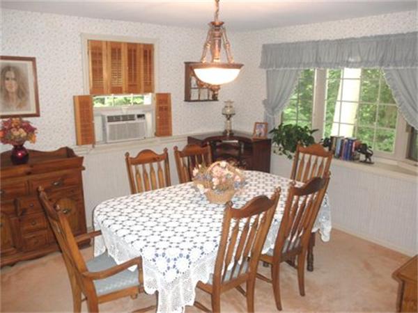 8 Princeton Road Natick, MA 01760 - Photo 4 of 12
