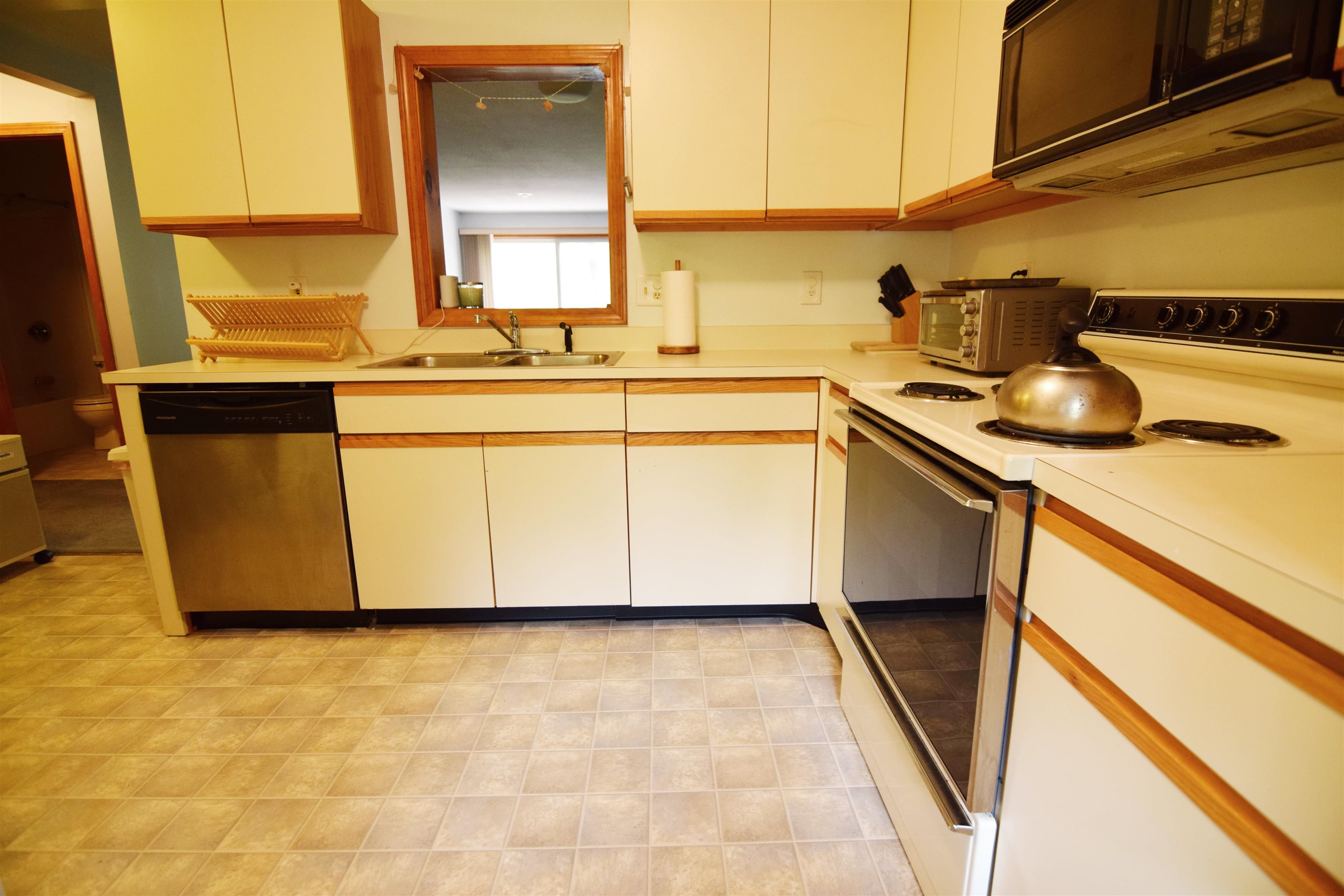 23 Hummingbird Road, Unit 7 Lincoln, NH 03251 - Photo 31 of 33