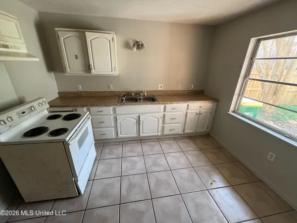 $199,900 | 8629 Highway 613, Moss Point, MS 39562