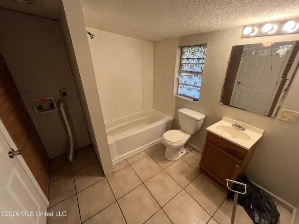$199,900 | 8629 Highway 613, Moss Point, MS 39562