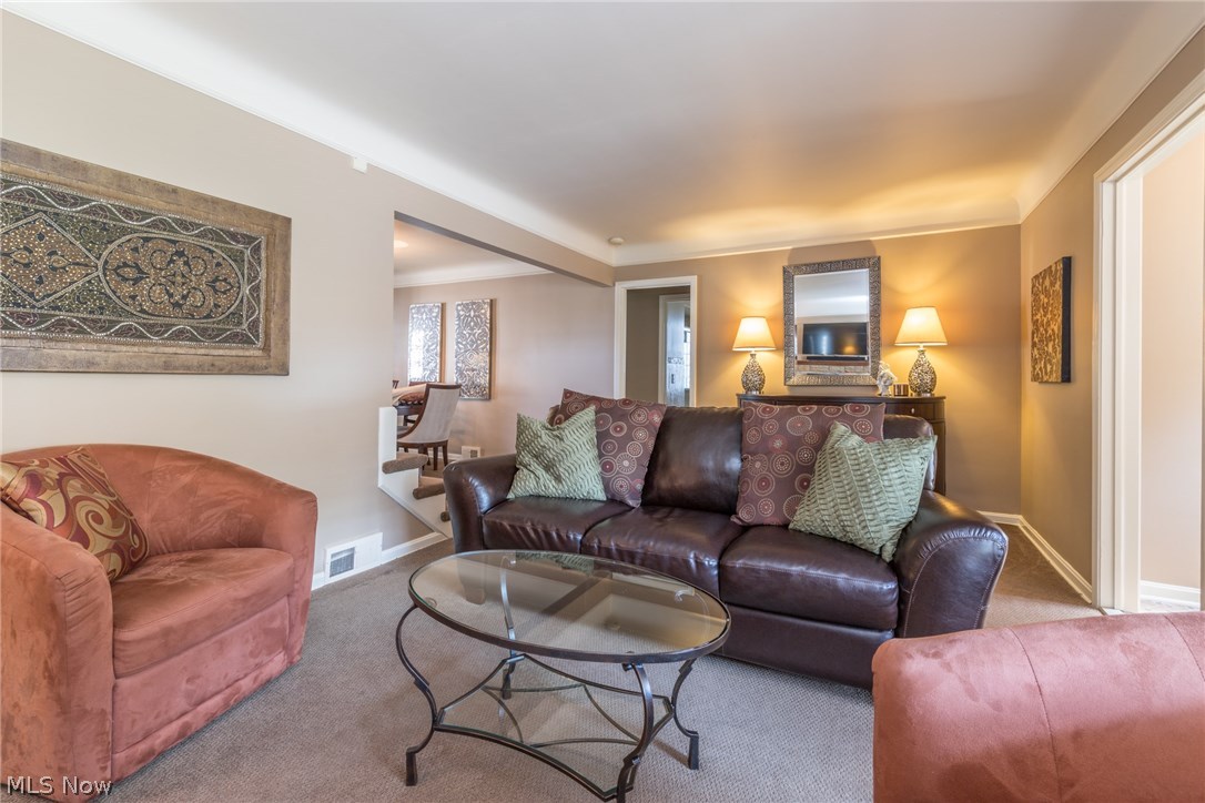 1394 Willshire Road Cleveland, OH 44124 - Photo 5 of 35 Gallery Image 5