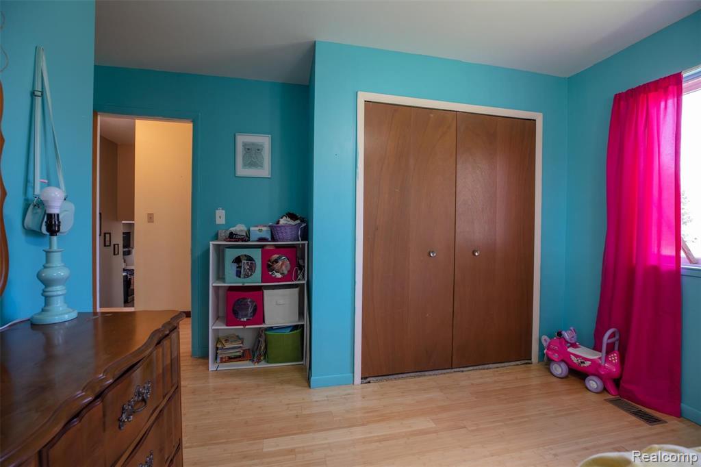 6245 Calkins Road Flint, MI 48532 - Photo 17 of 24