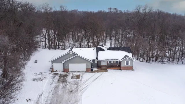 $675,000 | 1492 County Road 30 Southwest, Montrose, MN 55363