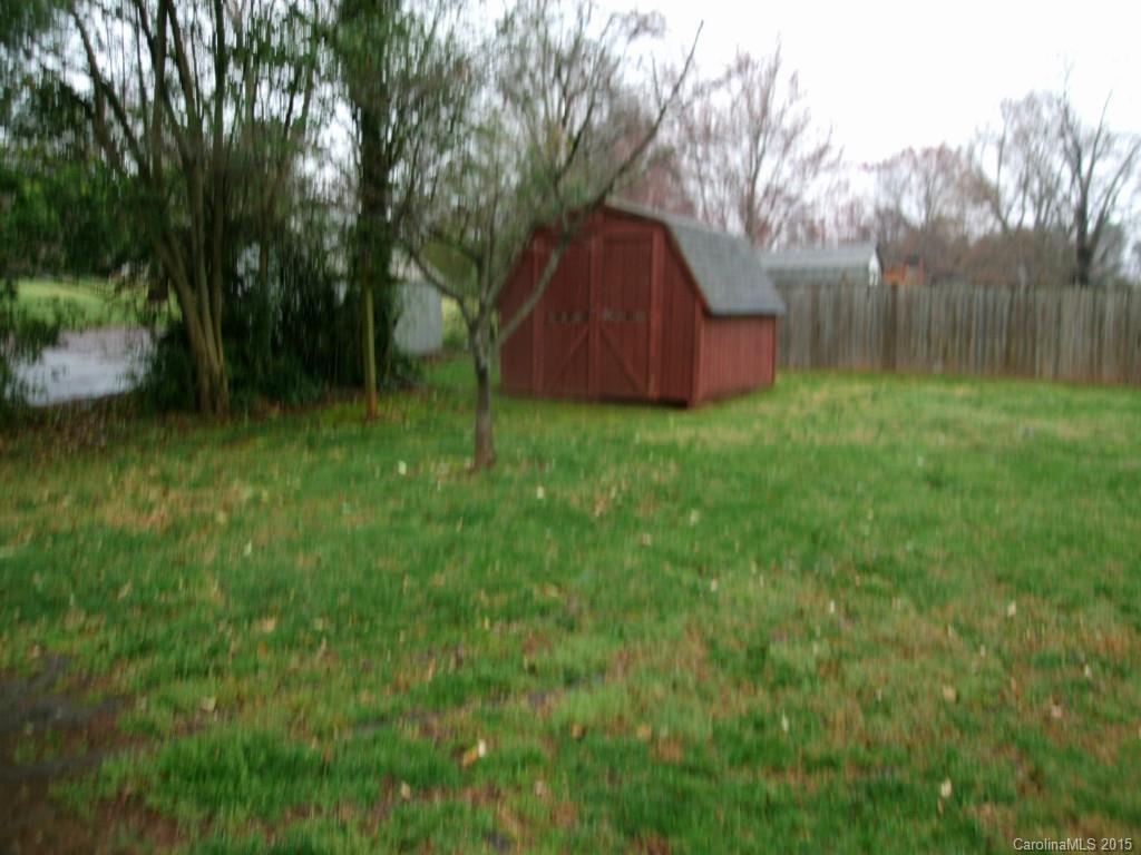 541 Hartness Road Statesville, NC 28677 - Photo 4 of 10 Gallery Image 4