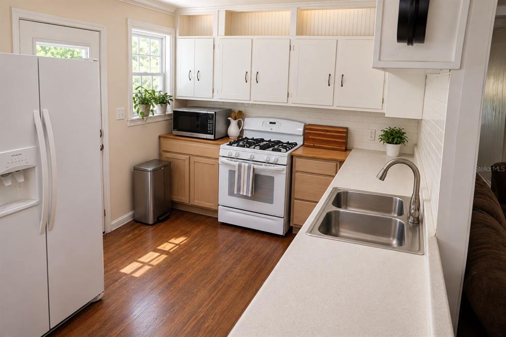 8231 Swan Lake Road Melrose, FL 32666 - Photo 5 of 18 Gallery Image 5