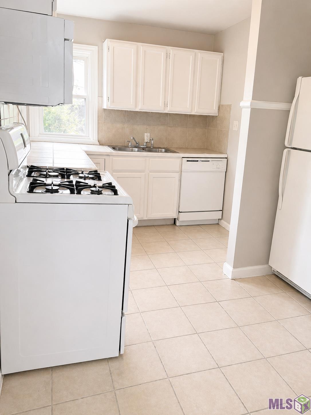 823-825 Rittiner Drive Baton Rouge, LA 70806 - Photo 10 of 14 Upstairs Unit