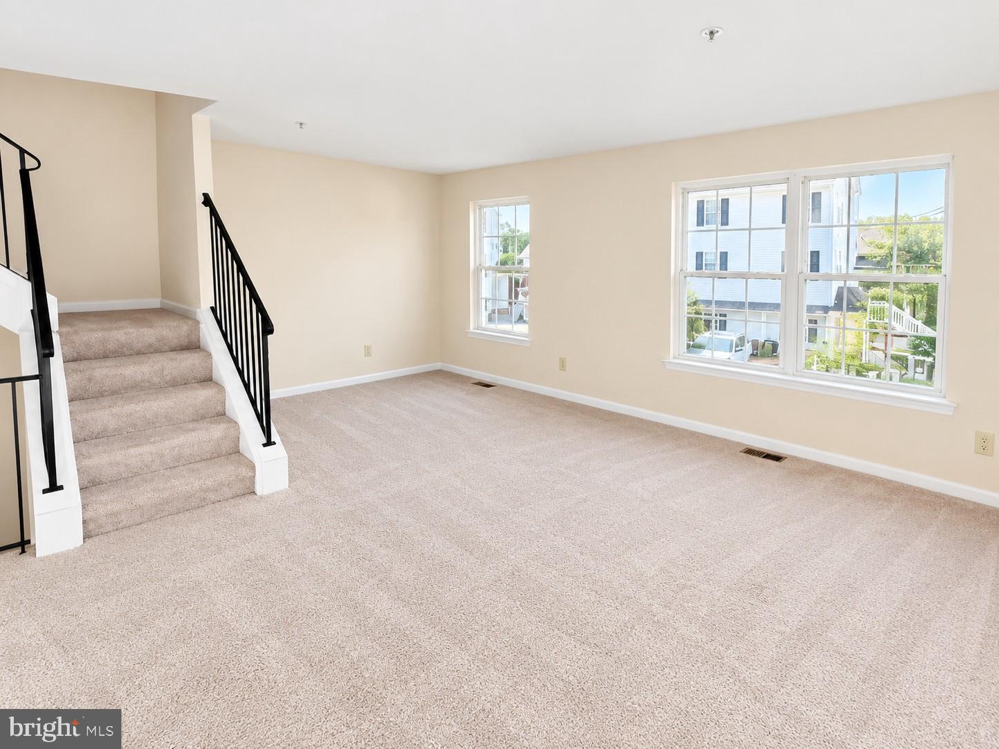 3633 Harbor Road Chesapeake Beach, MD 20732 - Photo 3 of 15 Livingroom