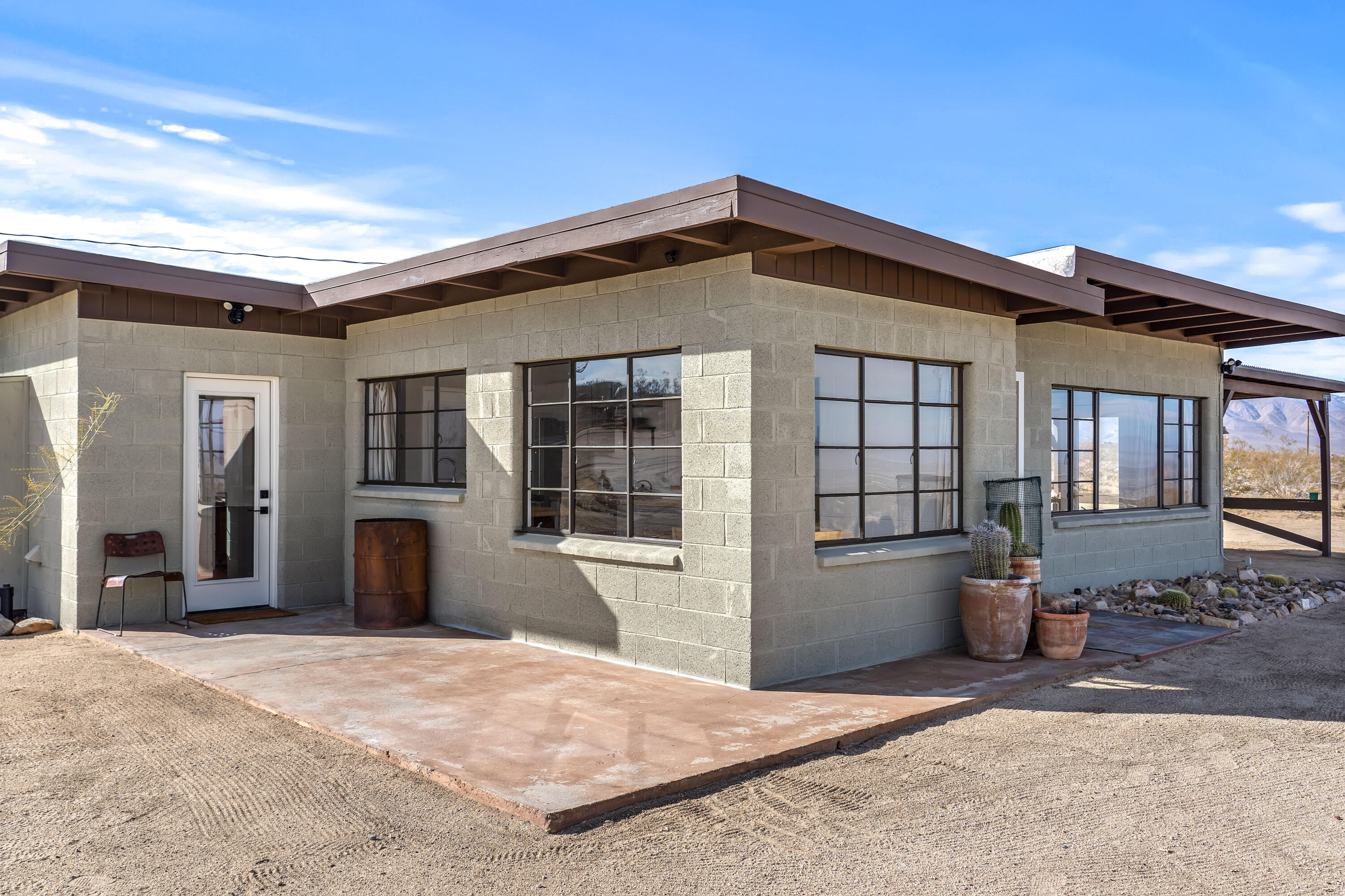 52079 Ocotillo Road Johnson Valley, CA 92285 - Photo 28 of 40 a front view of a house with a yard
