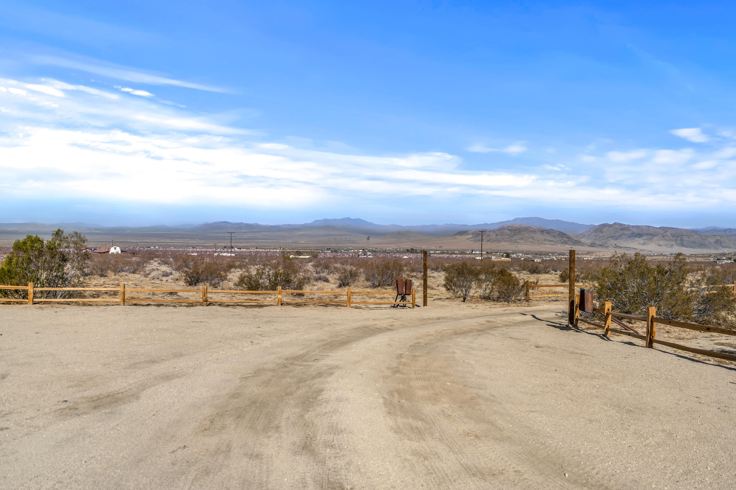 52079 Ocotillo Road Johnson Valley, CA 92285 - Photo 38 of 40 an view of a city