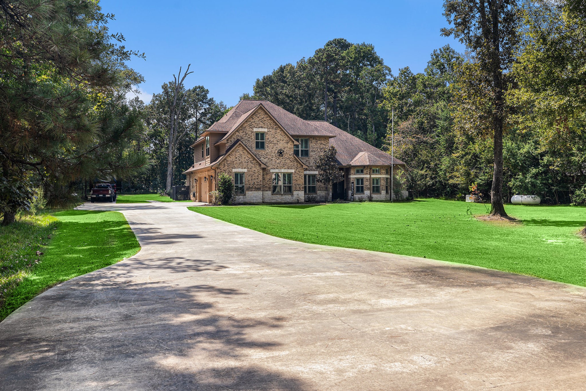 1018 Winchester Bend Huffman, TX 77336 - Photo 2 of 48