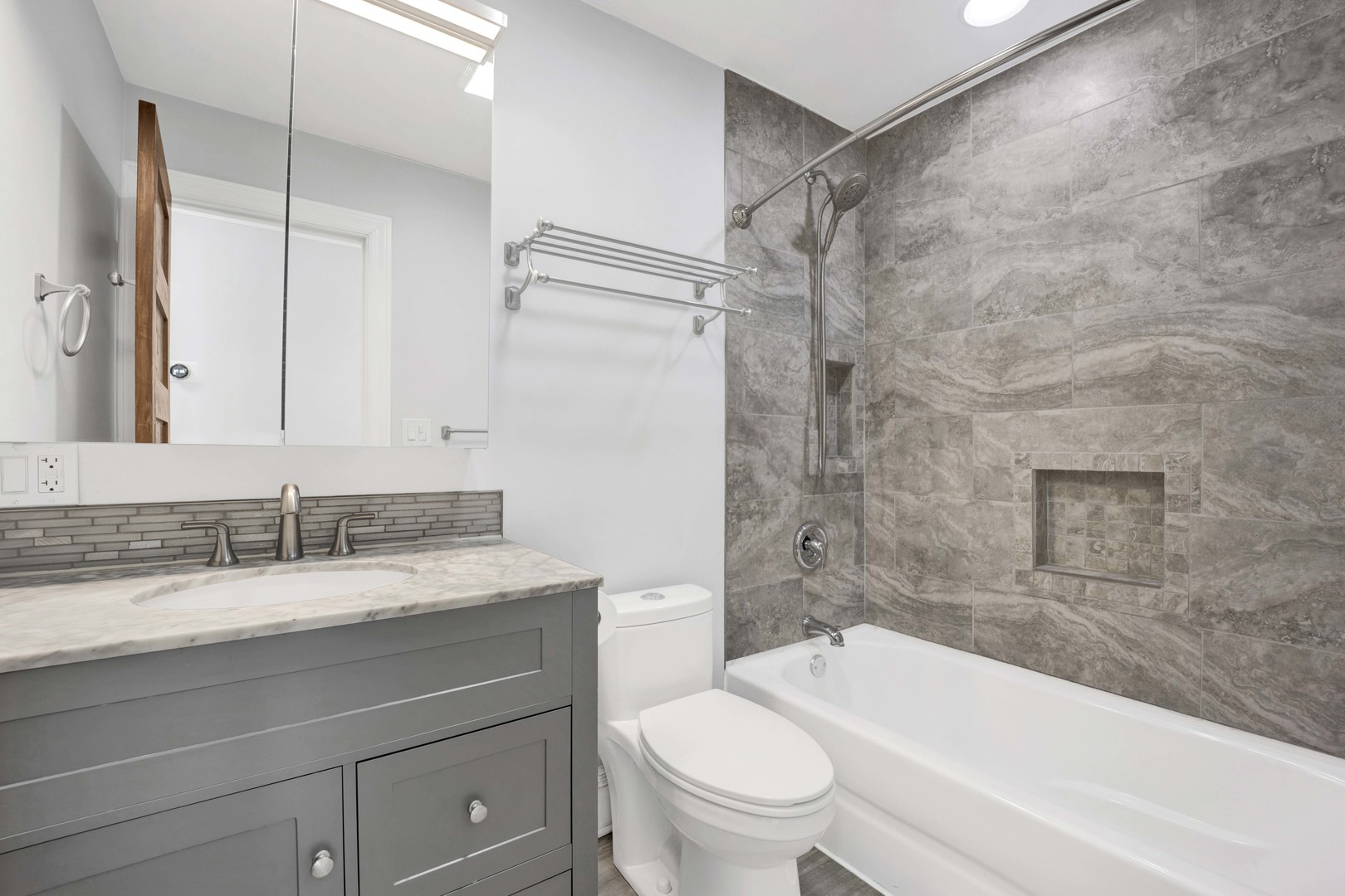 332 South River Road Naperville, IL 60540 - Photo 23 of 38