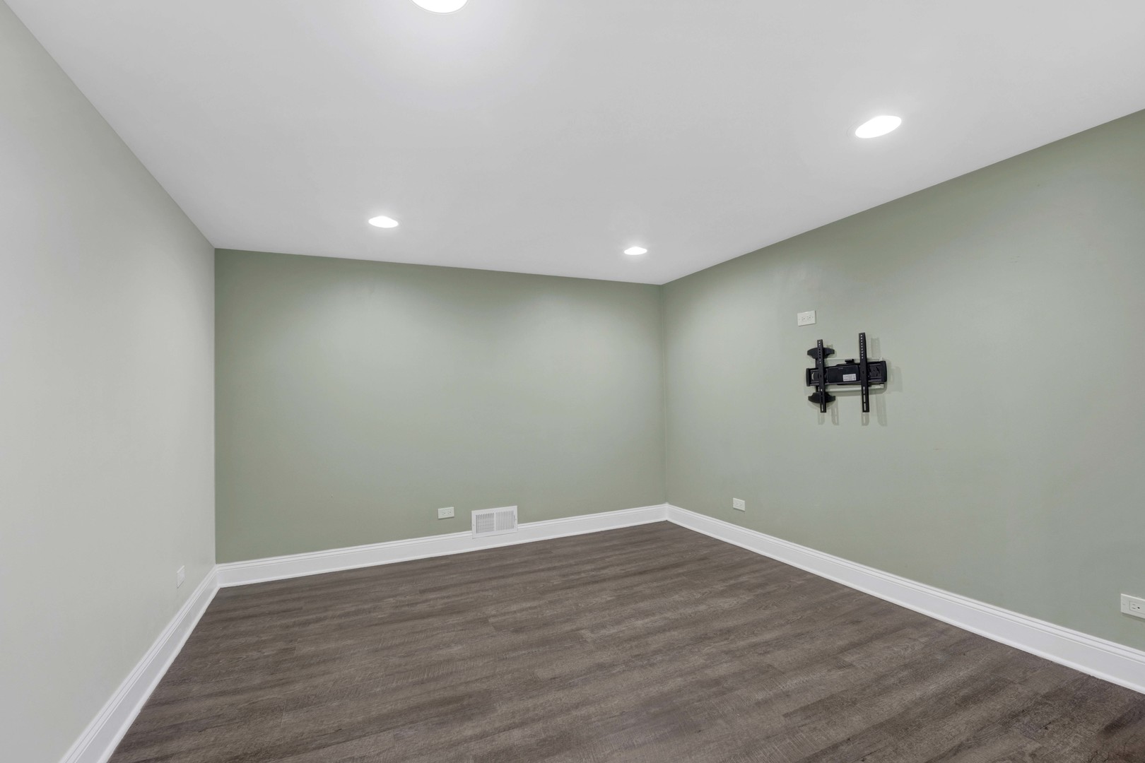 332 South River Road Naperville, IL 60540 - Photo 32 of 41