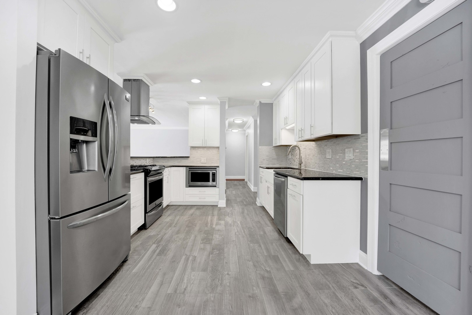 332 South River Road Naperville, IL 60540 - Photo 8 of 41