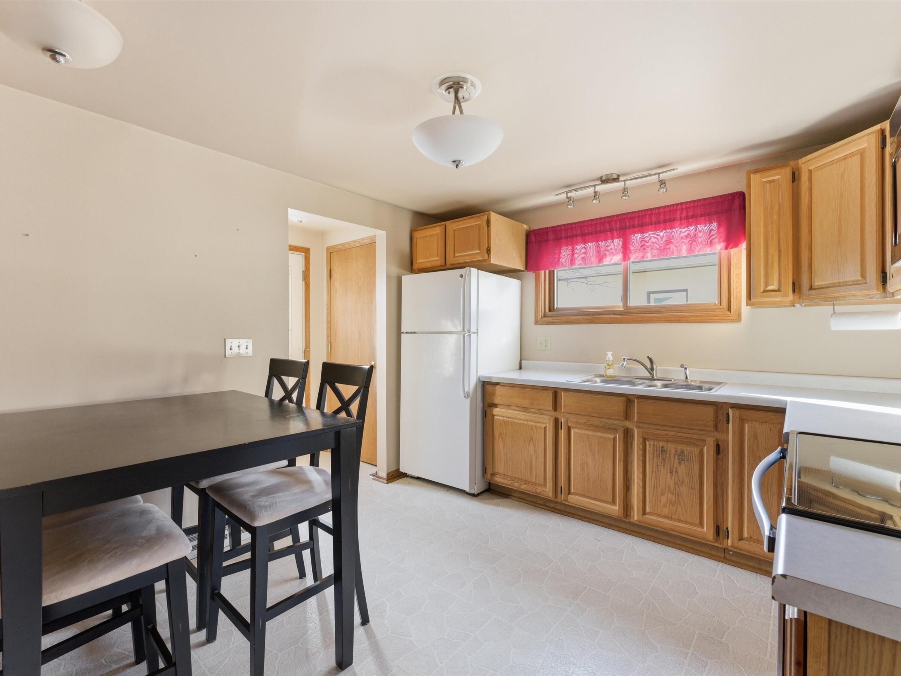 3605 Tannery Road Two Rivers, WI 54241 - Photo 12 of 24 08-Eat-in Kitchen