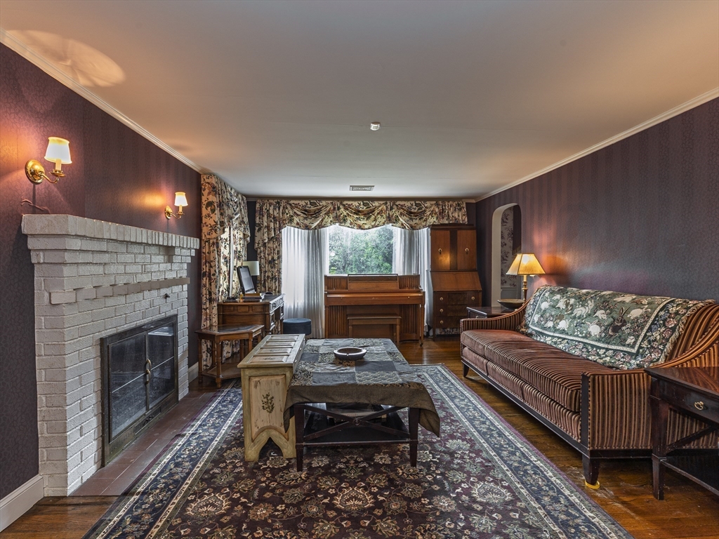 426 Conant Road Weston, MA 02493 - Photo 15 of 41