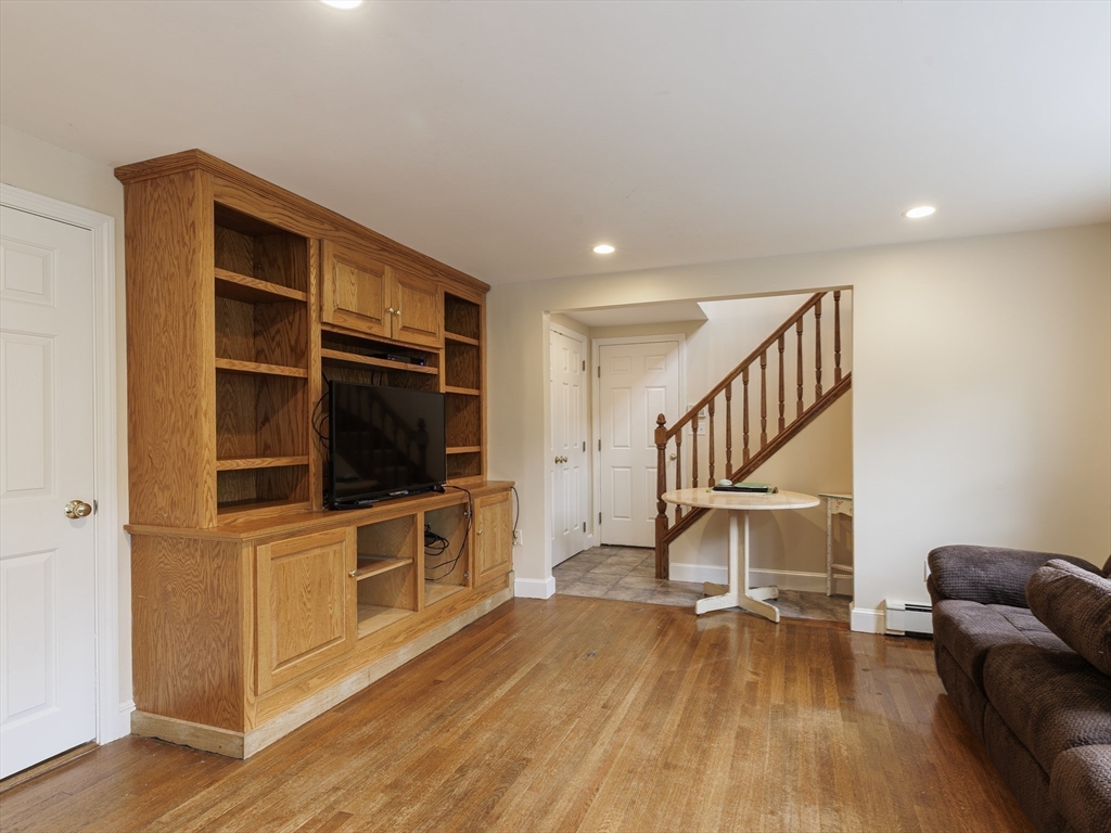 426 Conant Road Weston, MA 02493 - Photo 9 of 41