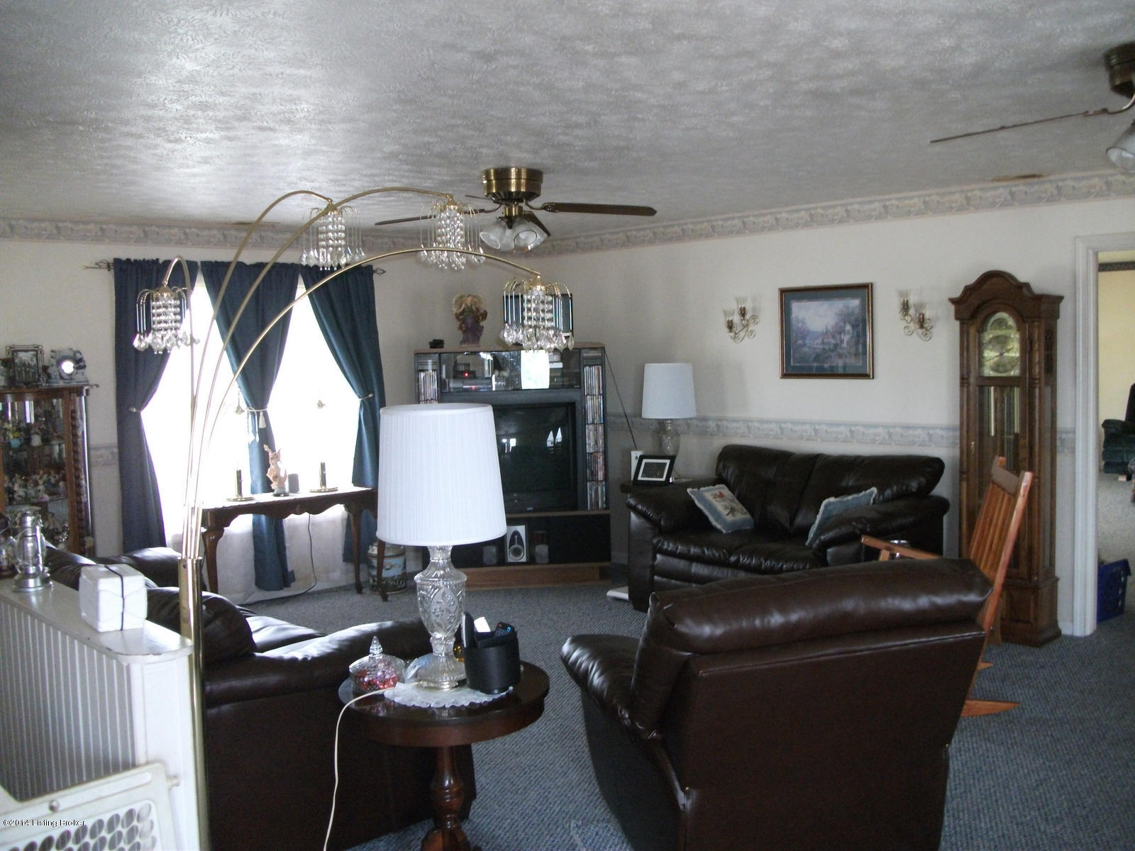 2446 Mink Run Road Frankfort, KY 40601 - Photo 6 of 20 Spacious first floor great room