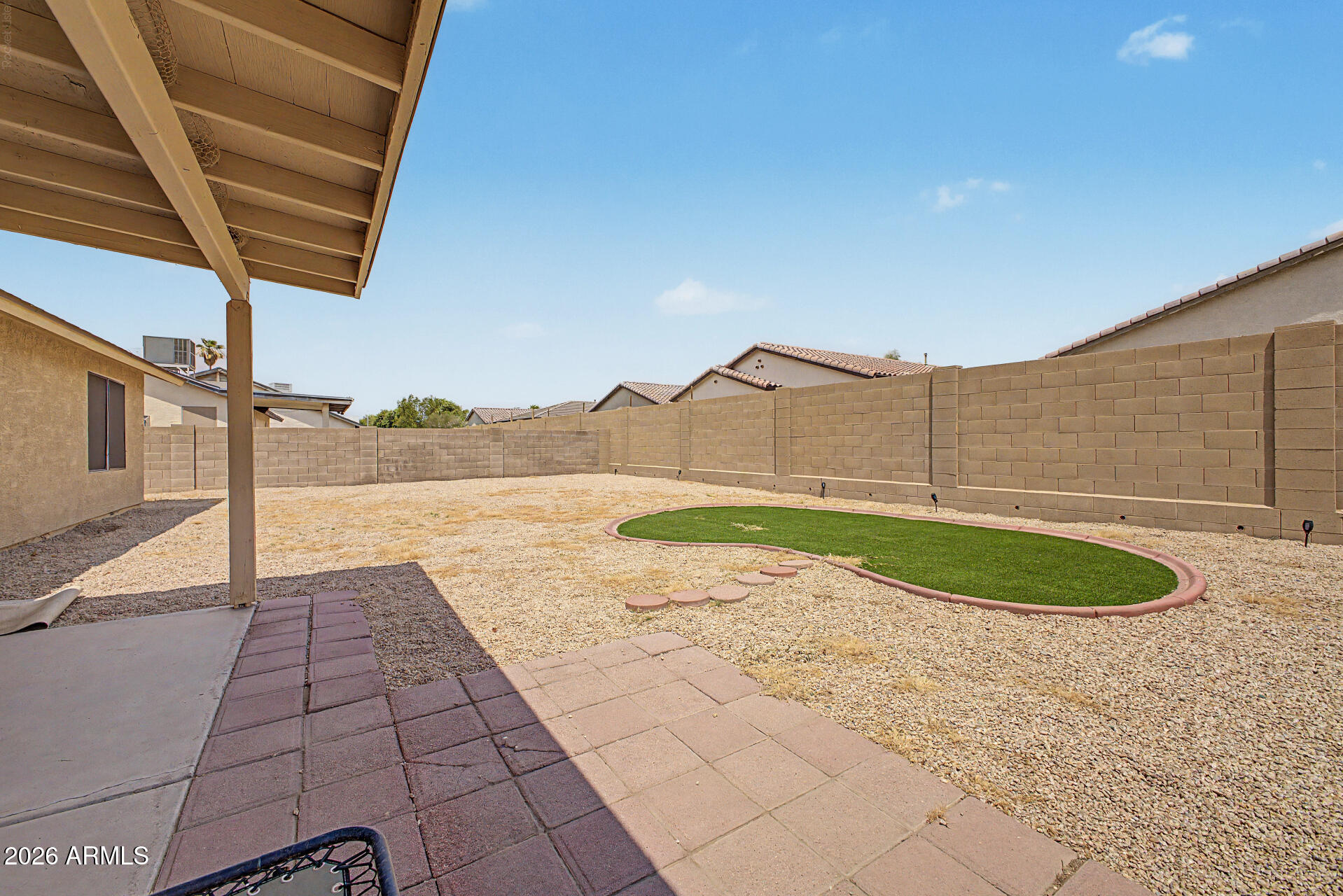8564 West Ocotillo Road Glendale, AZ 85305 - Photo 31 of 34 a view of a backyard of a house