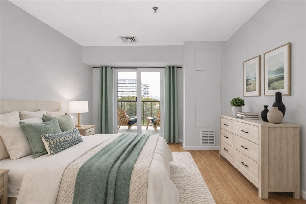 133 Commander Shea Boulevard, Unit 502 Quincy, MA 02171 - Photo 4 of 12
