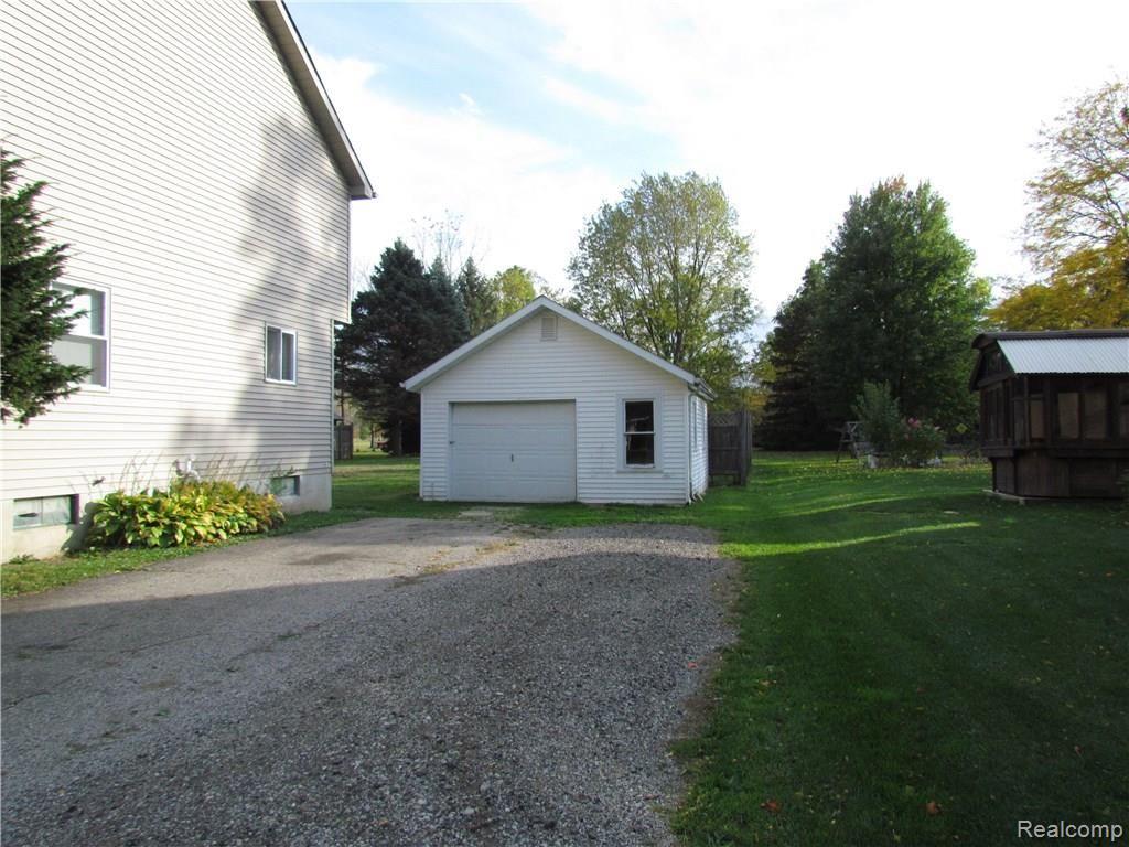 4212 Springfield Street Burton, MI 48509 - Photo 6 of 40 IMG_1727.JPG