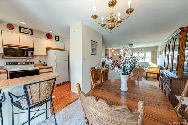 $525,000 | 195 North Centre Avenue, Unit 25, Rockville Centre, NY 11570