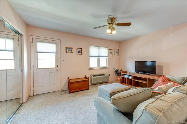 $525,000 | 195 North Centre Avenue, Unit 25, Rockville Centre, NY 11570