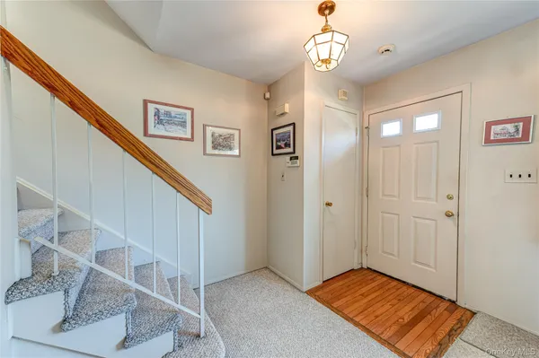 $525,000 | 195 North Centre Avenue, Unit 25, Rockville Centre, NY 11570