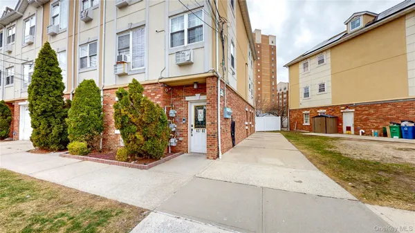 $1,299,000 | 12702 172nd Street | St. Albans