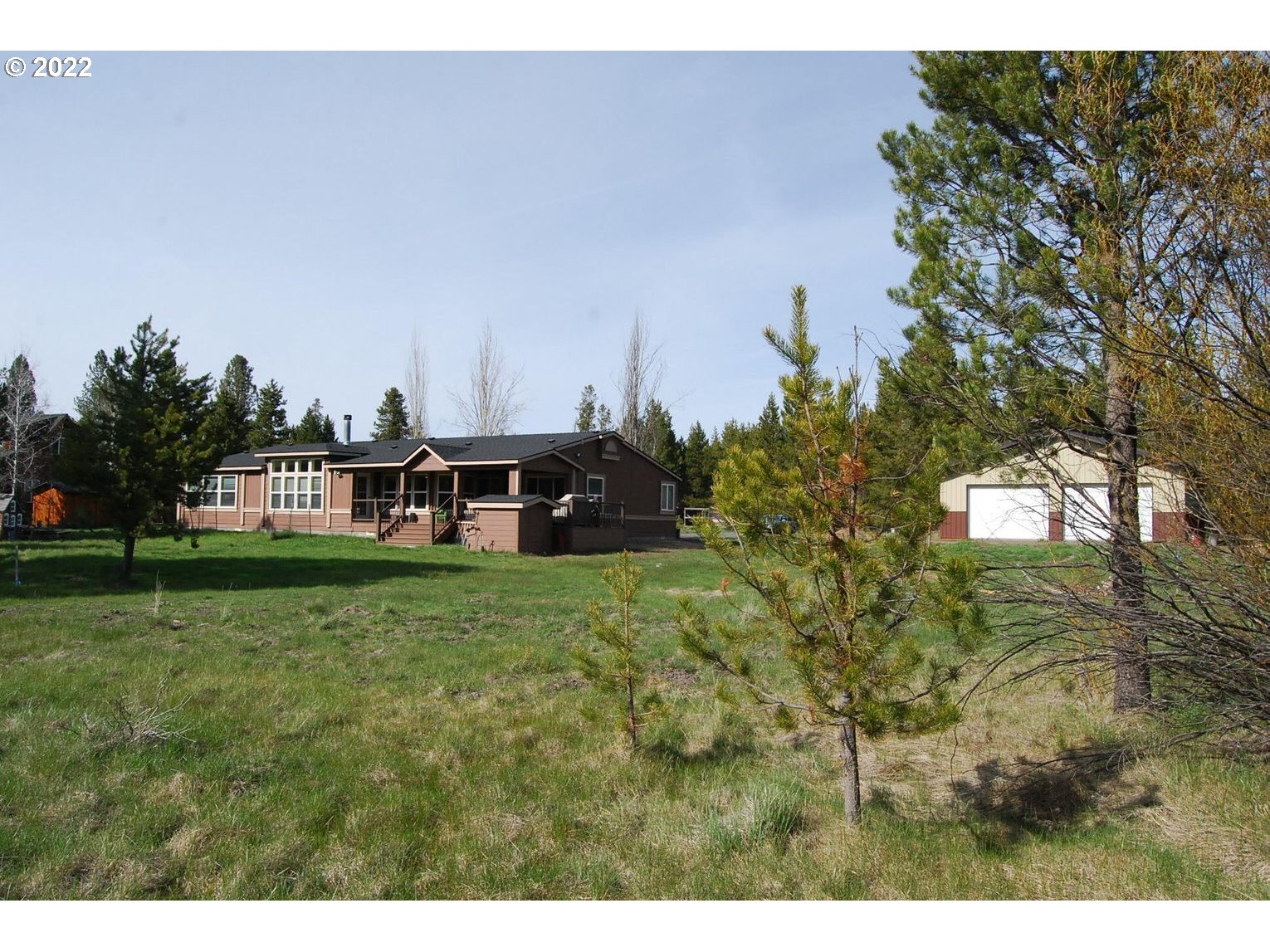 16305 Bear Lane Bend, OR 97707 - Photo 2 of 32