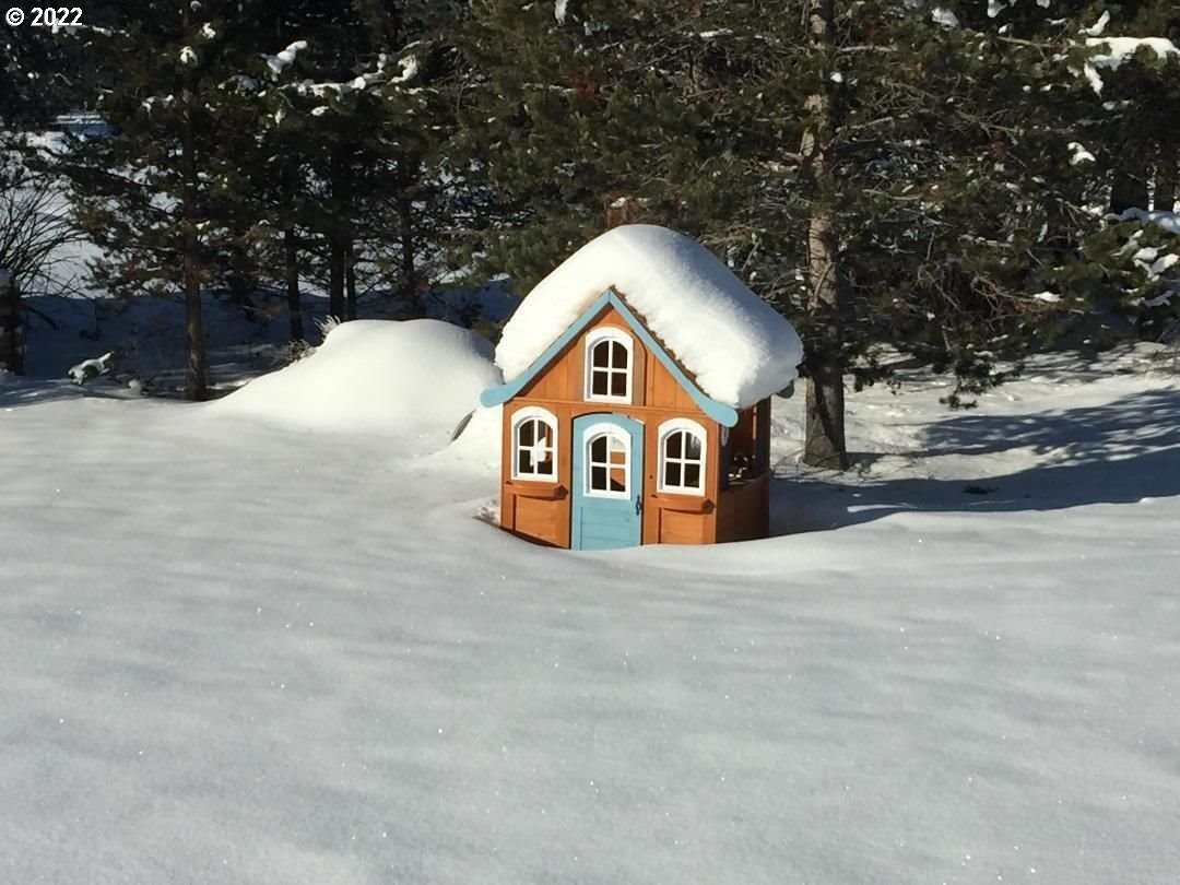 16305 Bear Lane Bend, OR 97707 - Photo 31 of 32