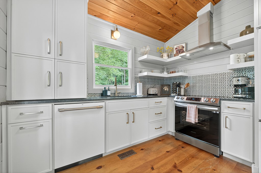 211 Rockhouse Road Cherry Log, GA 30522 - Photo 14 of 60