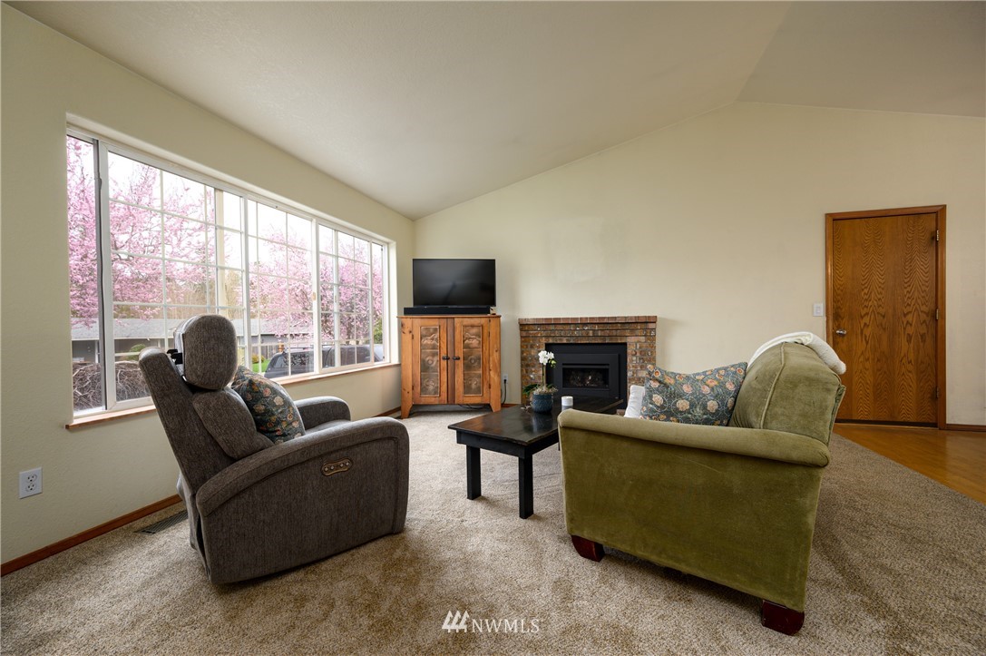 1347 Roma Road Bellingham, WA 98226 - Photo 4 of 24