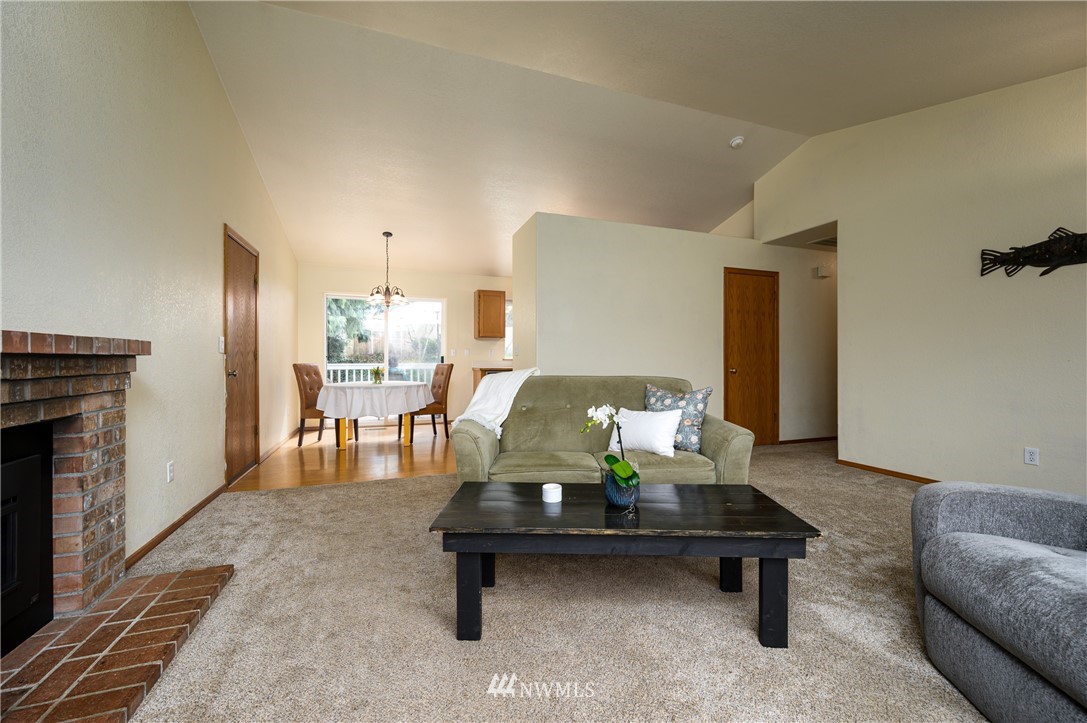 1347 Roma Road Bellingham, WA 98226 - Photo 5 of 24