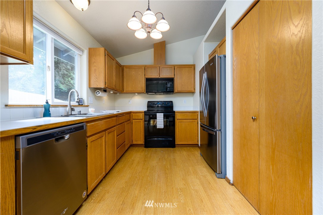 1347 Roma Road Bellingham, WA 98226 - Photo 7 of 24