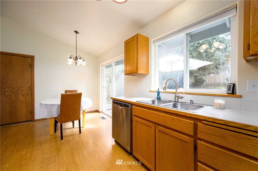 1347 Roma Road Bellingham, WA 98226 - Photo 8 of 24
