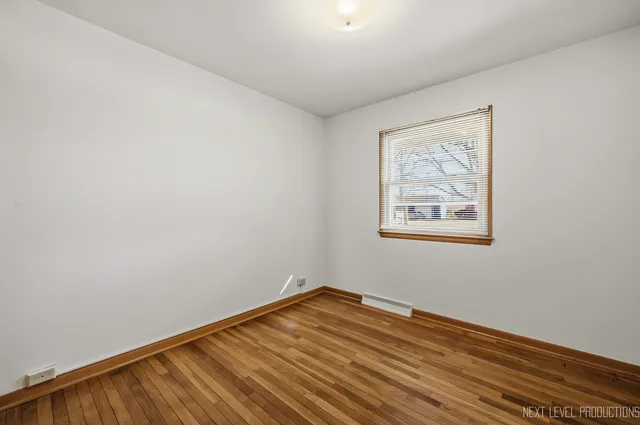 $329,900 | 906 Carol Avenue, Elgin, IL 60123