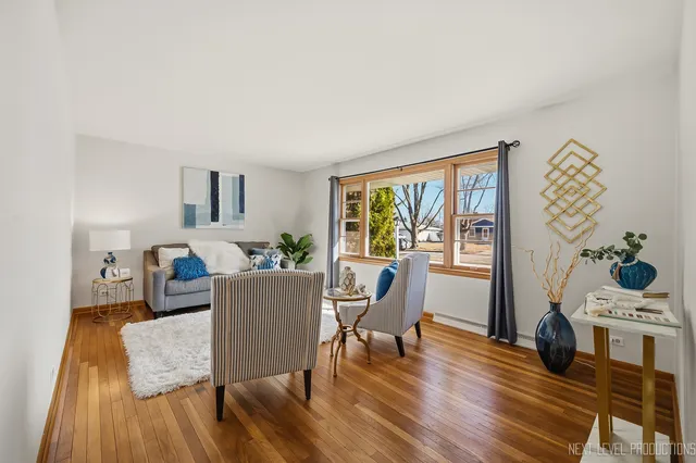 $329,900 | 906 Carol Avenue, Elgin, IL 60123