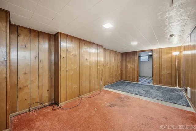 $329,900 | 906 Carol Avenue, Elgin, IL 60123