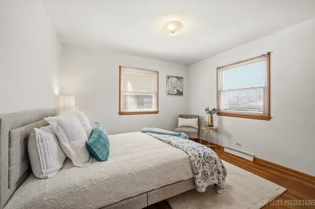 $329,900 | 906 Carol Avenue, Elgin, IL 60123