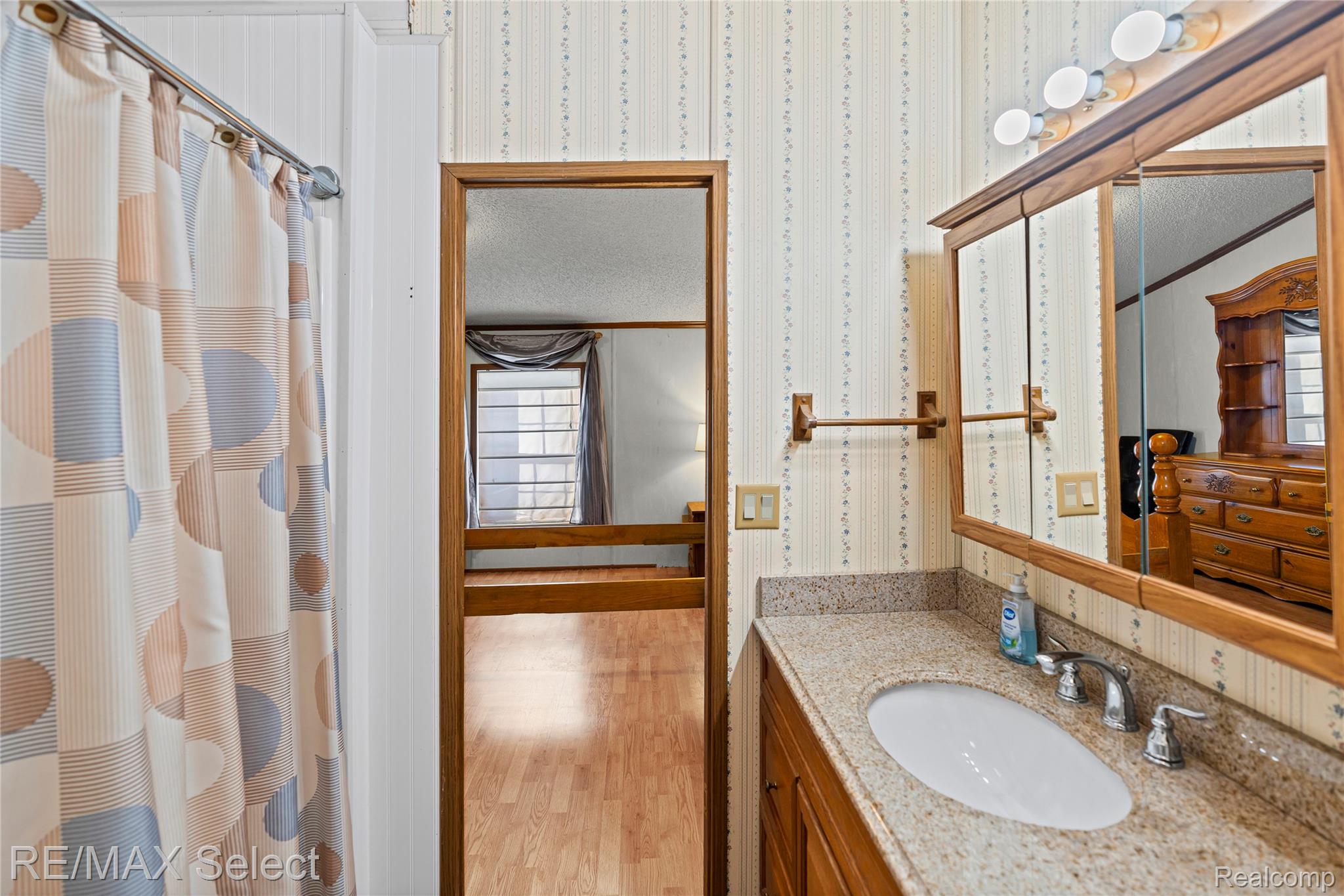11061 Main Road Fenton, MI 48430 - Photo 13 of 27 11061 Main Rd 34.jpg
