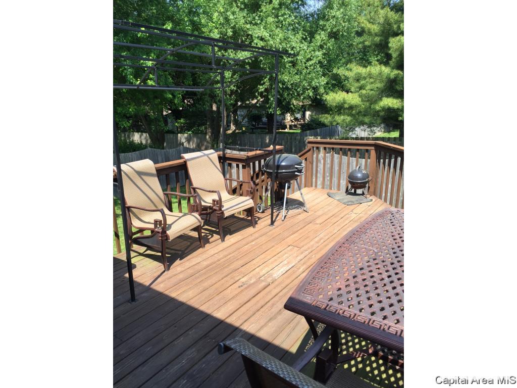 108 Exeter Court Springfield, IL 62704 - Photo 2 of 26