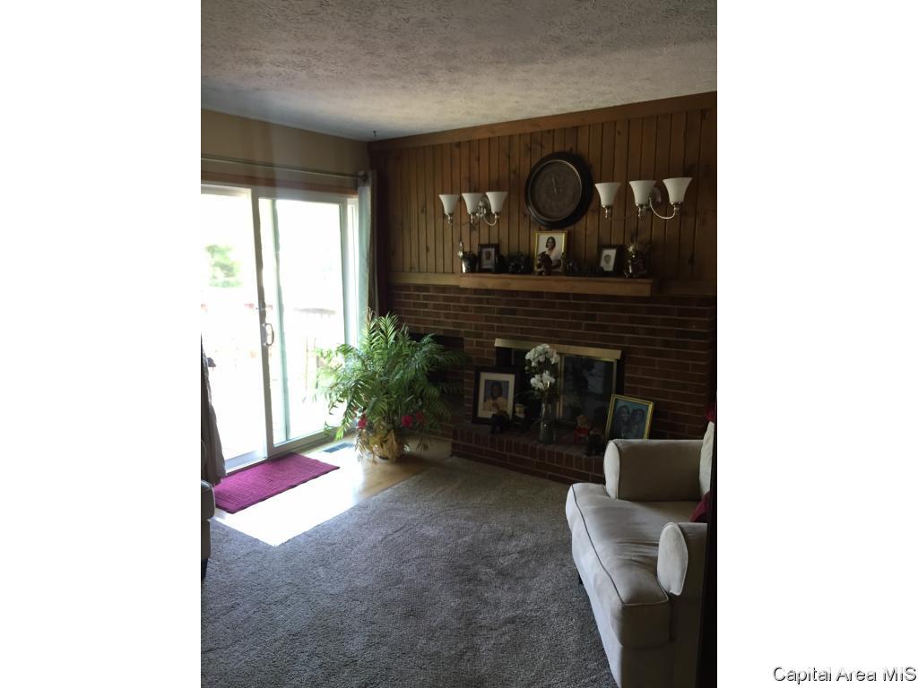 108 Exeter Court Springfield, IL 62704 - Photo 3 of 26