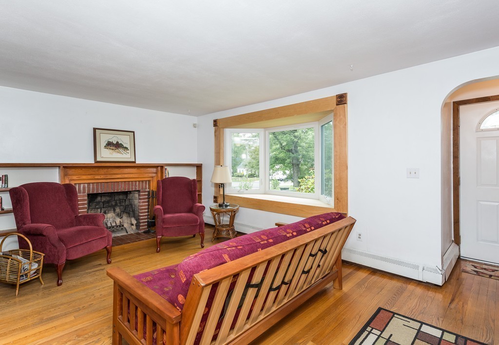75 Chapin Terrace Springfield, MA 01107 - Photo 4 of 24 Gallery Image 4