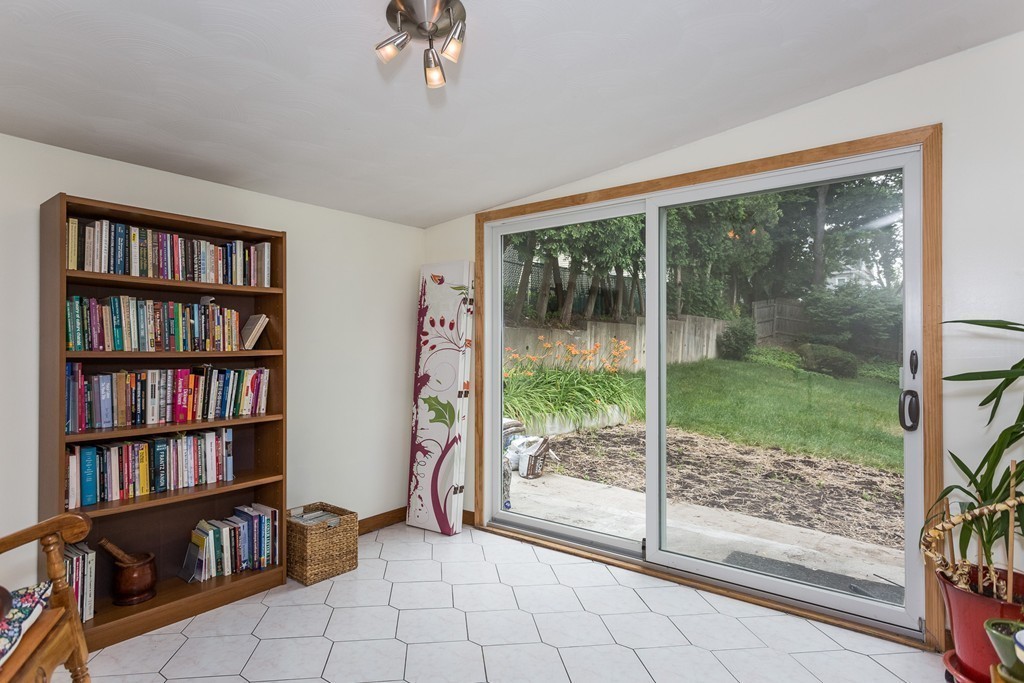 75 Chapin Terrace Springfield, MA 01107 - Photo 10 of 24 Gallery Image 10