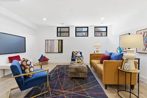 $1,399,000 | 2044 West Superior Street, Chicago, IL 60612