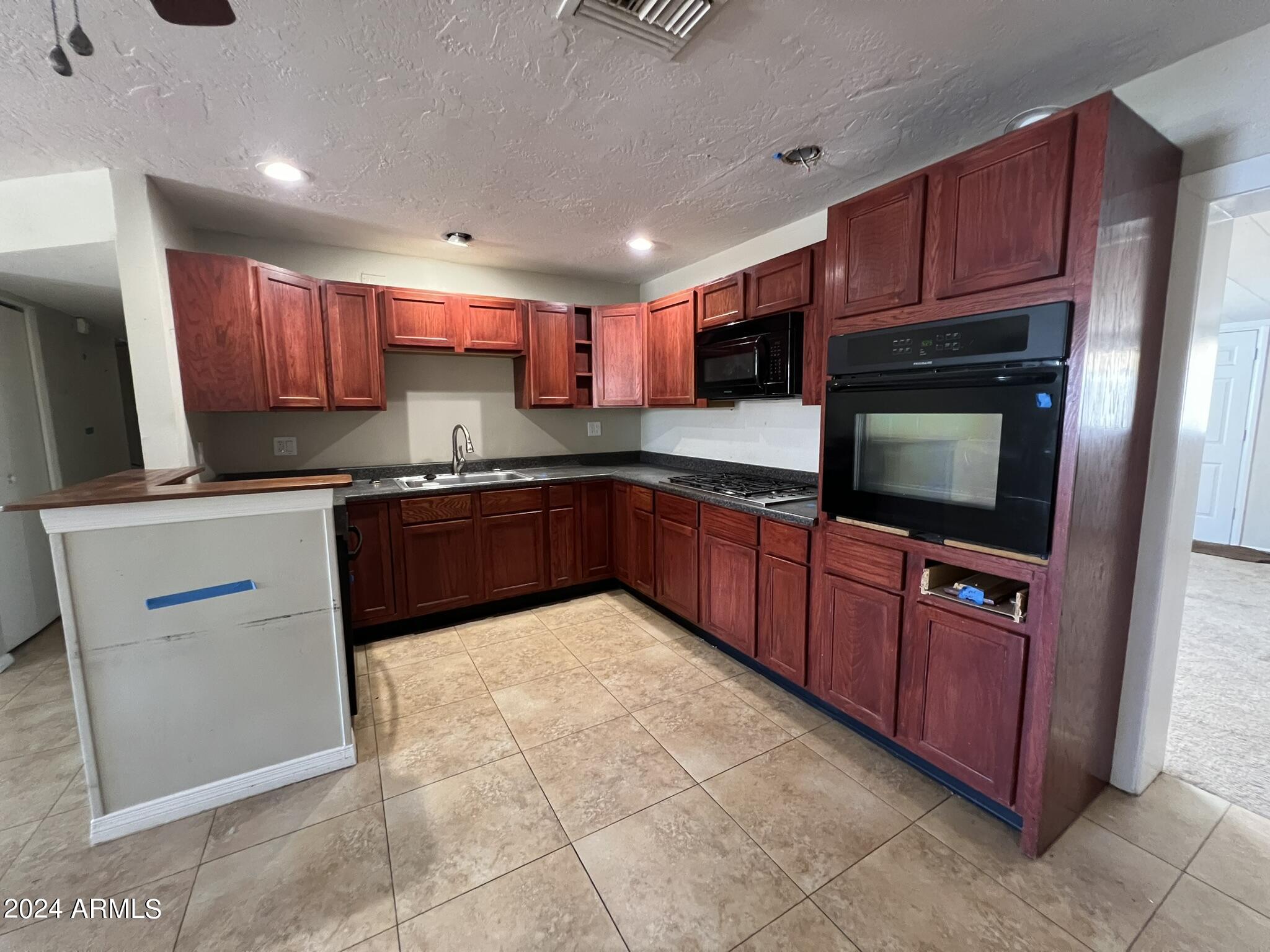 3107 West Charter Oak Road Phoenix, AZ 85029 - Photo 4 of 24 IMG_5619