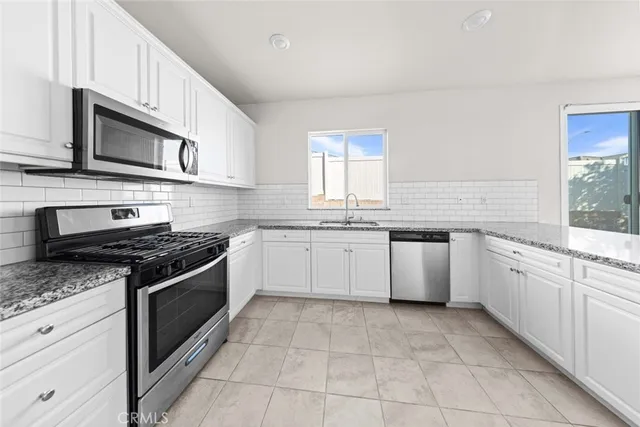 $4,200 | 11640 Eldridge Avenue, Sylmar, CA 91342